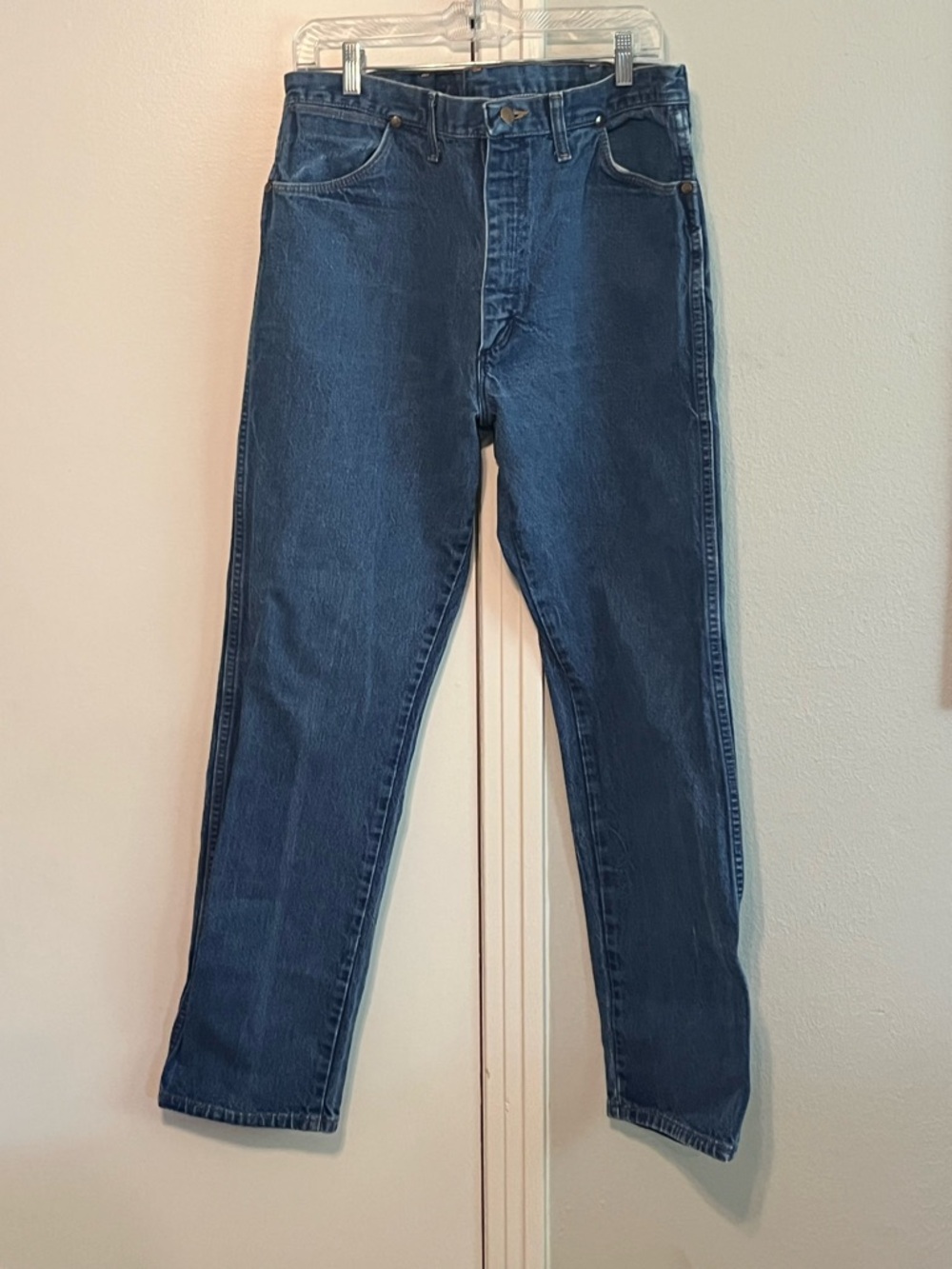 vintage Made in USA Wrangler 13MWZ Cowboy Cut jeans Size 38x32